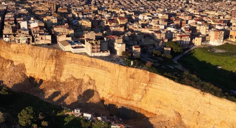 Döbbenetes állapotban van a földcsuszamlás után a szicíliai Niscemi