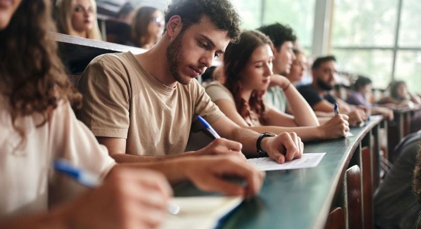 Nem mi léptünk ki az Erasmus és a Horizont programokból, Brüsszel zárta ki a magyar diákokat
