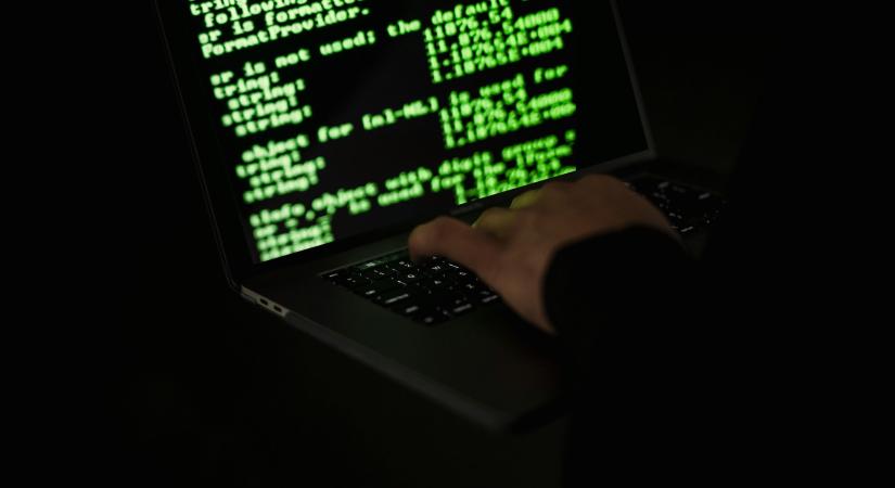 Közel 150 millió privát adat került ki az internetre, banki információk is