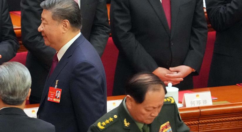 Kire nézve lehet veszélyes, hogy Hszi Csin-ping megszabadult a legmagasabb rangú tábornokától?