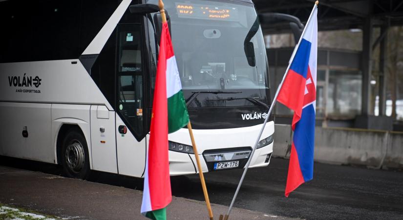 Új autóbuszjáratok indulnak Budapest és Losonc között – Menetrenddel