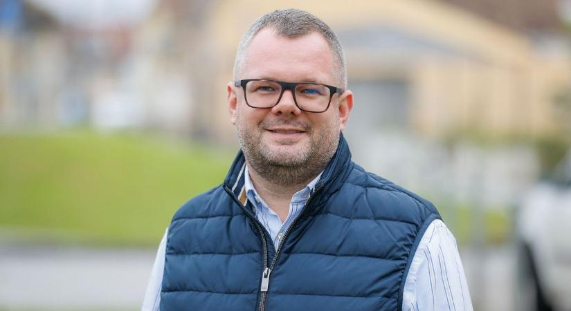 Rendkívüli támogatásról tárgyalt Fekete Dávid miniszteri biztos a pannonhalmi robbanás ügyében - videó