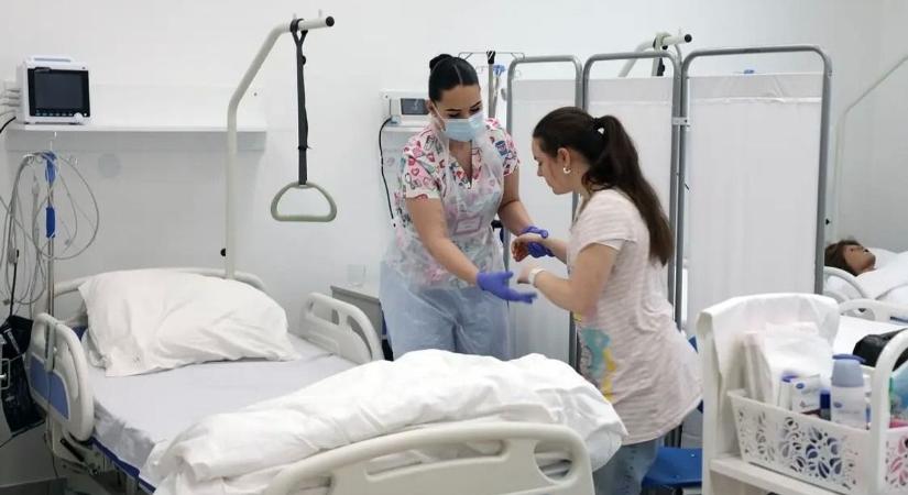 Kórházi szobává alakult a bajai iskola terme egy egészségügyi verseny keretében