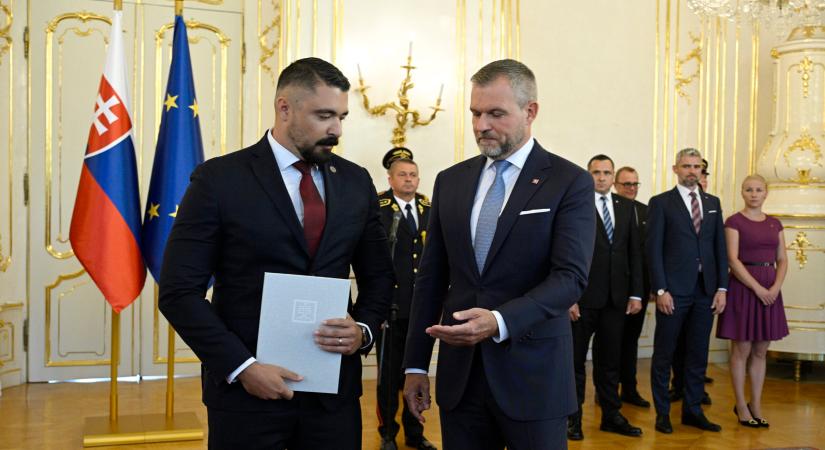Pellegrini nekiment Fico emberének. Fegyelmi eljárás indul a titkosszolgálat első embere ellen