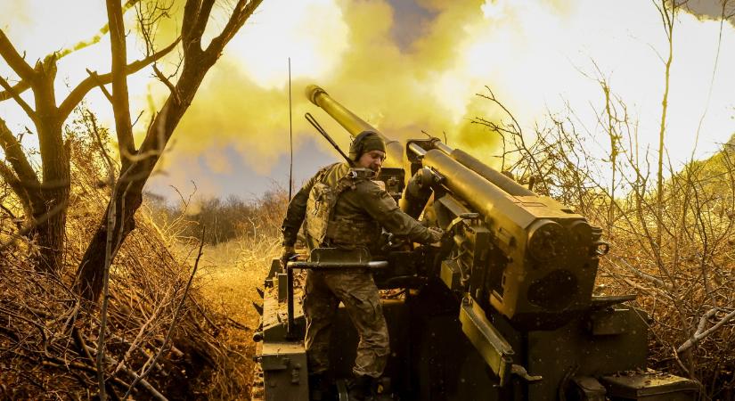 Ukrán támadás érte az egyik orosz olajfinomítót