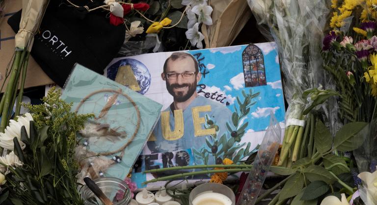 Két ügynök lőtt Alex Prettire a Belbiztonsági Minisztérium jelentése szerint