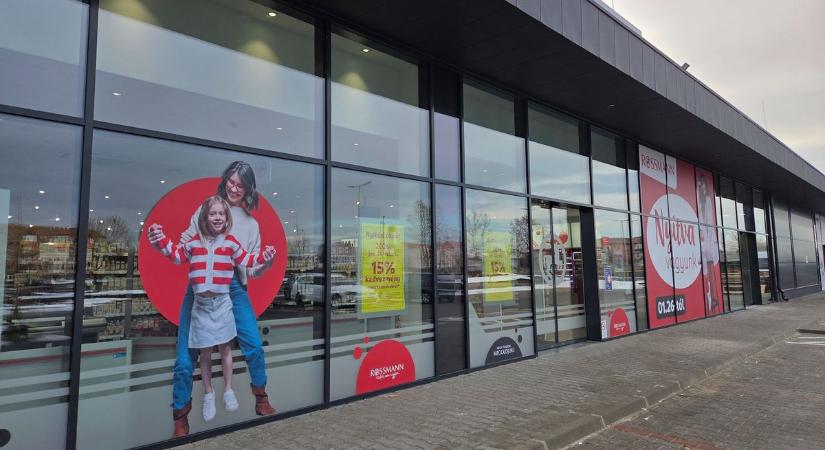 Megnyílt az első üzlet a komáromi bevásárlóudvarban, már tudni, melyik lesz a következő