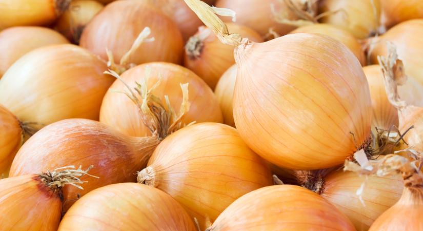 Rendkívül olcsón adják itt a hagymát: mégis, mi történik?
