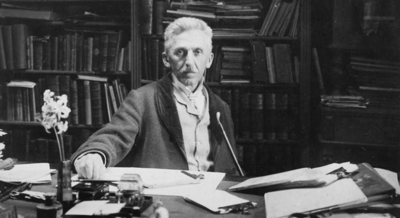 Titkos naplót vezetett az egyik legnépszerűbb magyar író: erről írt benne