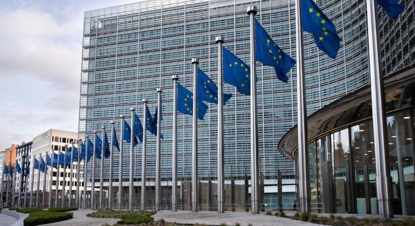 Ez váratlan: új uniós tagállam vezetheti be az eurót Magyarország közvetlen szomszédjában – már a lehetséges dátumot is megmondta a miniszterelnök