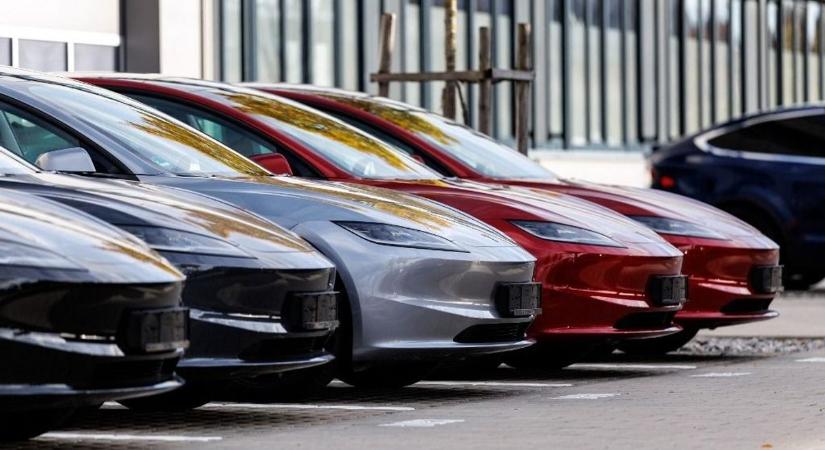 A Tesla kiselejtezi az S és az X modelleket, hogy helyet csináljon a humanoid robotok gyártásának