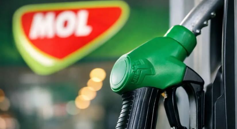 Nem drágul a tankolás: Itt vannak a január 29-i friss üzemanyagárak