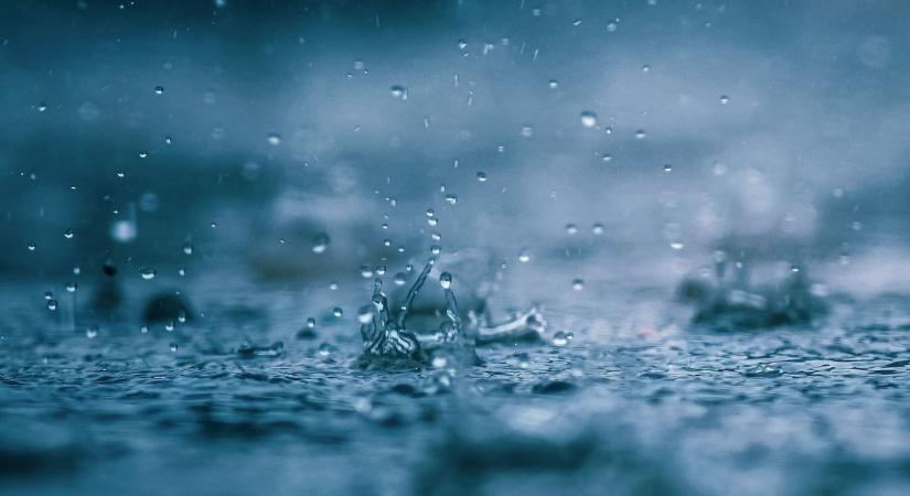 Hűvösebb idő, eső, köd – ez várható csütörtökön