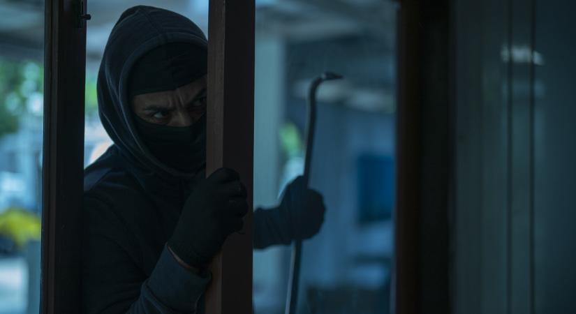 A betörők jelzései: így jelölik meg a kinézett lakásokat, házakat, légy óvatos