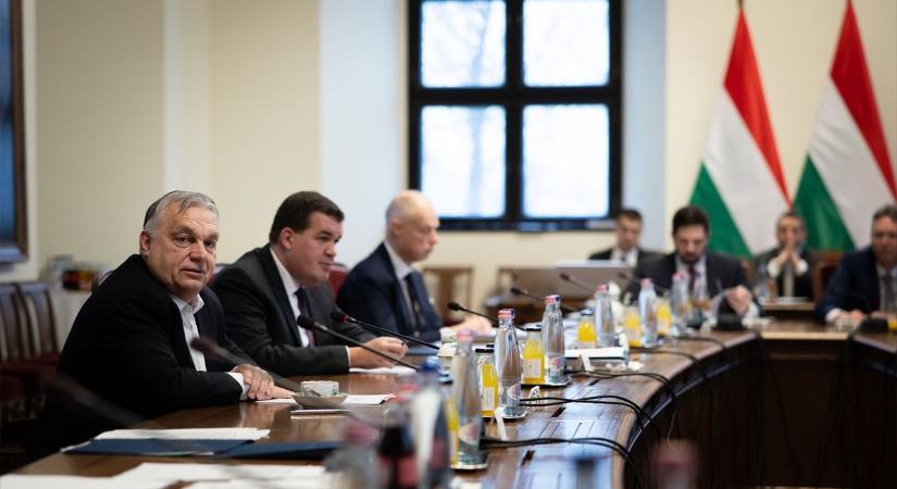 Grafikont tettek közzé a Fidesz és a Tisza versenyéről; Magyarországnak üzentek Strasbourgból