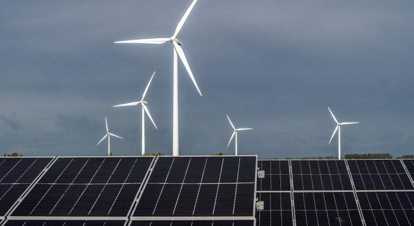 Bajban az MVM: többet visz az energiatárolás, mint amennyit a nap- és szélerőművek hoznak