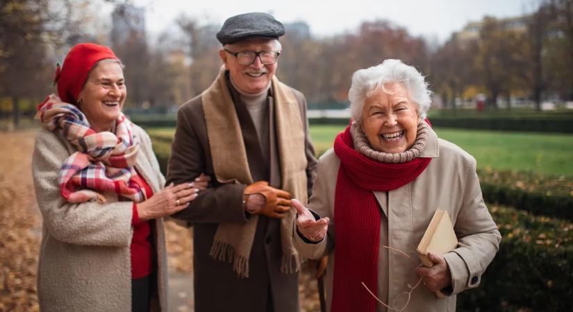 Hamarosan érkezik a 13. és 14. havi nyugdíj! Így és ennyit utal az állam