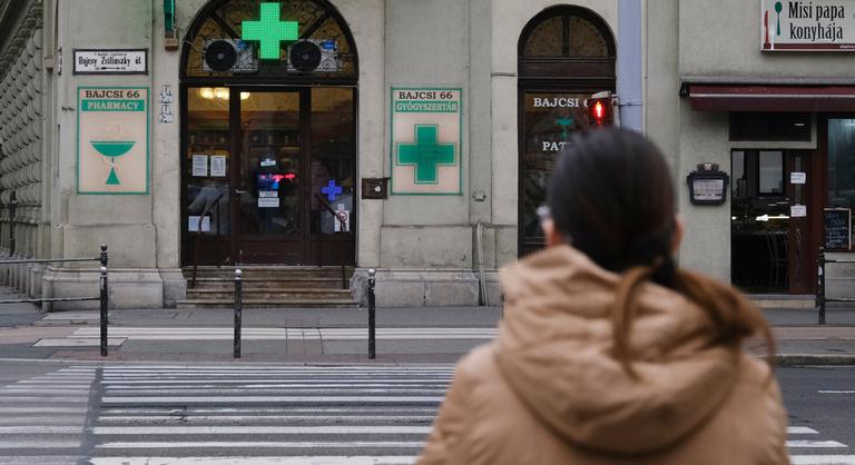 Csípik a szemet a gyógyszerárak, de az érdekképviselet szerint nem a patikák okozzák