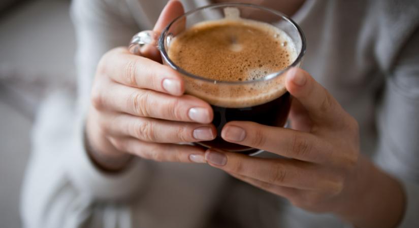 Csempészd bele ezt a fűszert a reggeli kávédba, és lerobban a makacs zsír
