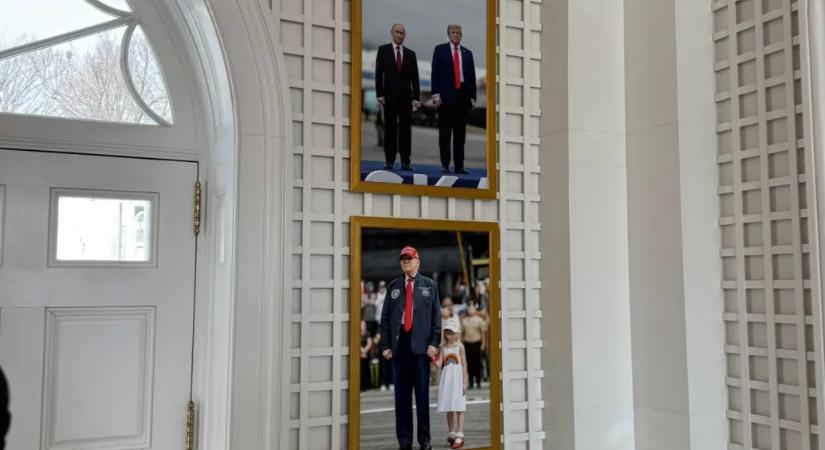 A Fehér Házban ki van téve egy közös fénykép Trumpról és Putyinról, de nem is ez a legjobb az egészben