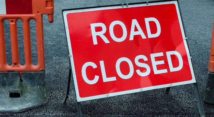 Totálkáosz az M3-ason, lezárták az autópályát