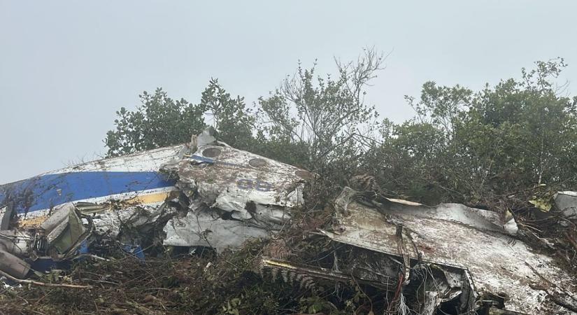 Hegynek ütközött egy utasszállító Kolumbiában