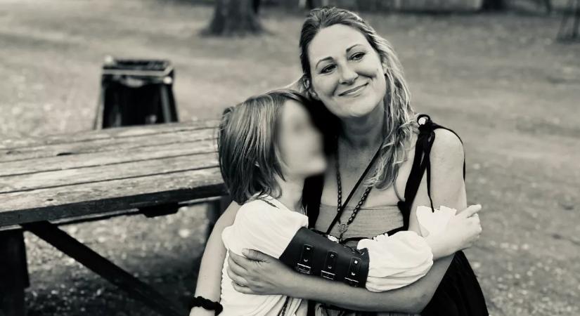 Hirtelen halál a fellegek felett: a nő vállán aludt el a lánya