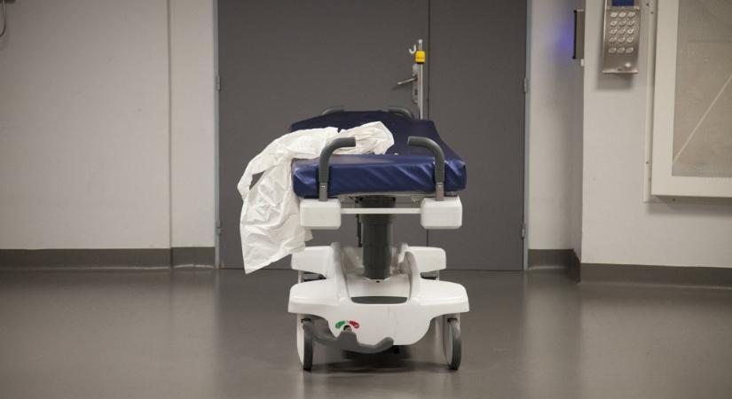 Kiugrott egy beteg a Bajcsy-Zsilinszky Kórház második emeletéről