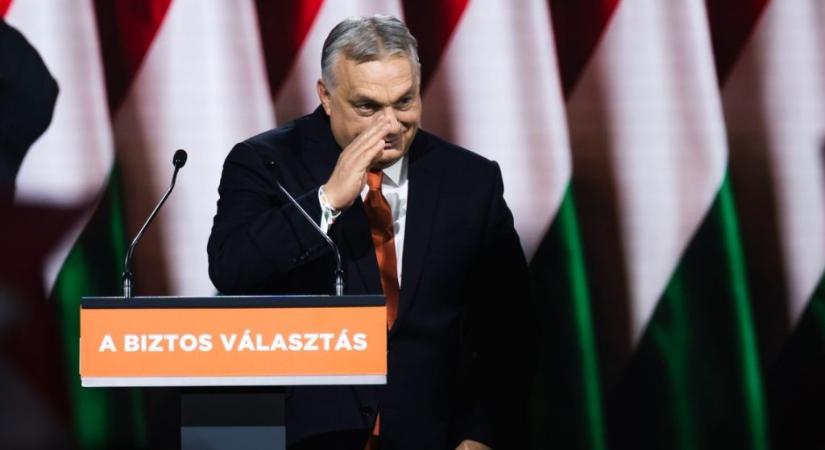 Trükkösen játssza ki a Fidesz a Facebook tiltását