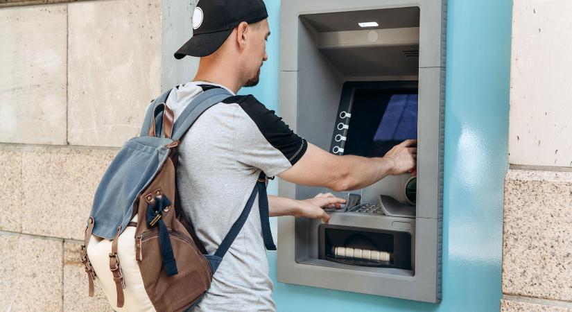 Fontos változás a készpénzfelvételben, ez minden magyart érint, itt vannak a részletek