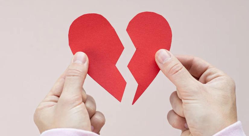 Itt a vége: 15 év után válik a magyarok egyik kedvenc színésze