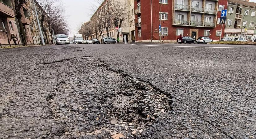 Egymást érik a kátyúk Szombathelyen