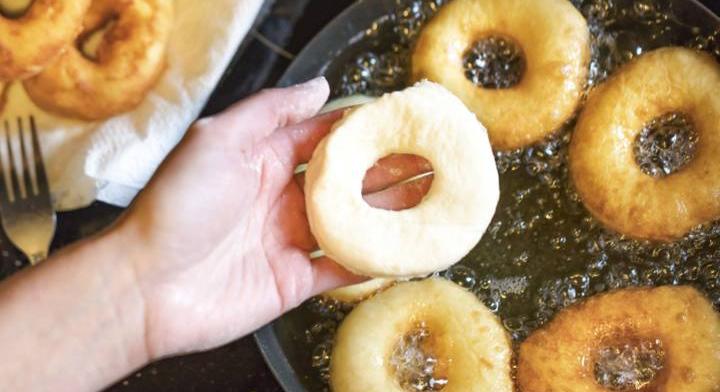 A fánksütés aranyszabályai: így lesz tökéletes a farsangi desszert