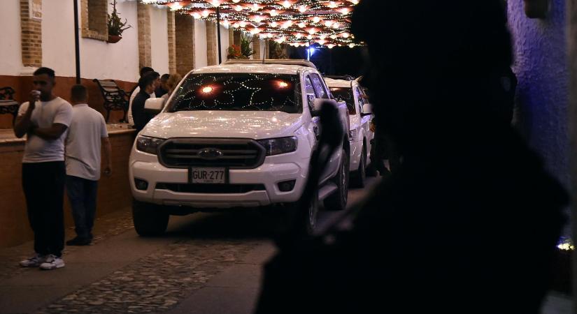 Lezuhant egy utasszállító repülőgép Kolumbiában, 15-en meghaltak, köztük egy politikus