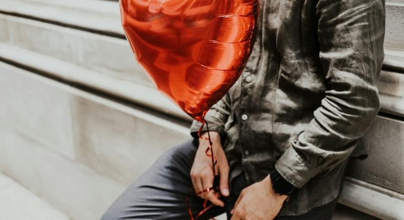 7 apró gesztus, amit csak akkor tesz egy férfi, ha beléd szeretett