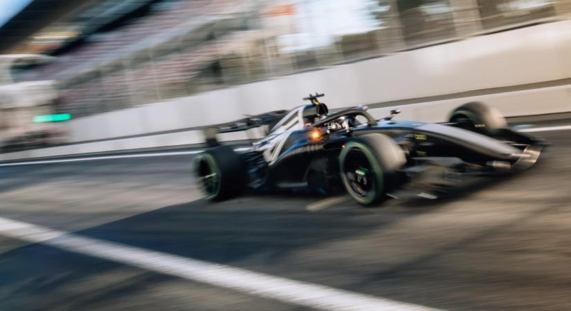 Miért villognak a 2026-os F1-es autók visszapillantó tükrei?