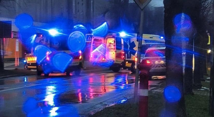 Gyalogos-átkelőhelyen gázoltak el egy embert Sárváron - fotó