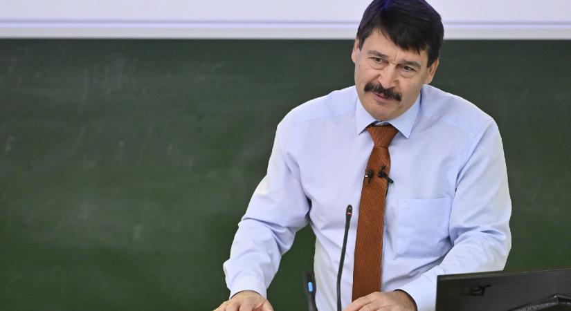 Iglukkal foglalt el területet Rákosrendezőn Áder alapítványa