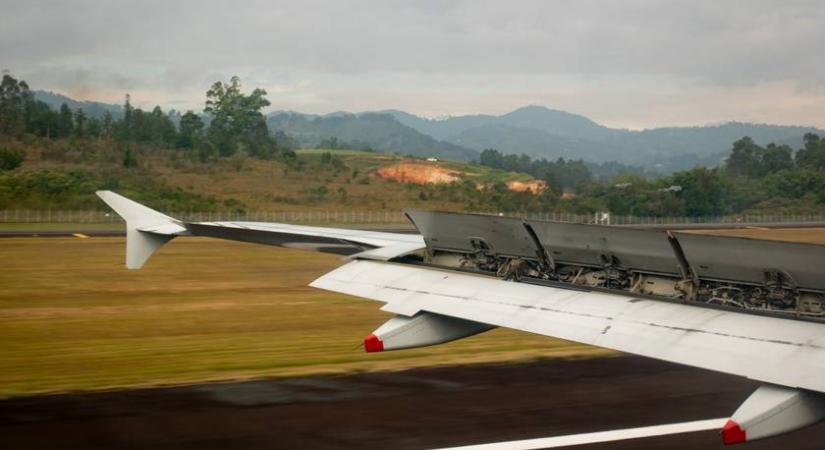 Tragikus repülő katasztrófa, senki sem élte túl: híres politikus is a gépen volt