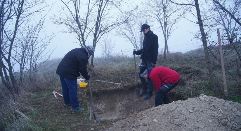 Középkori vár nyomaira bukkantak Nagysápon - fotókon a lelet