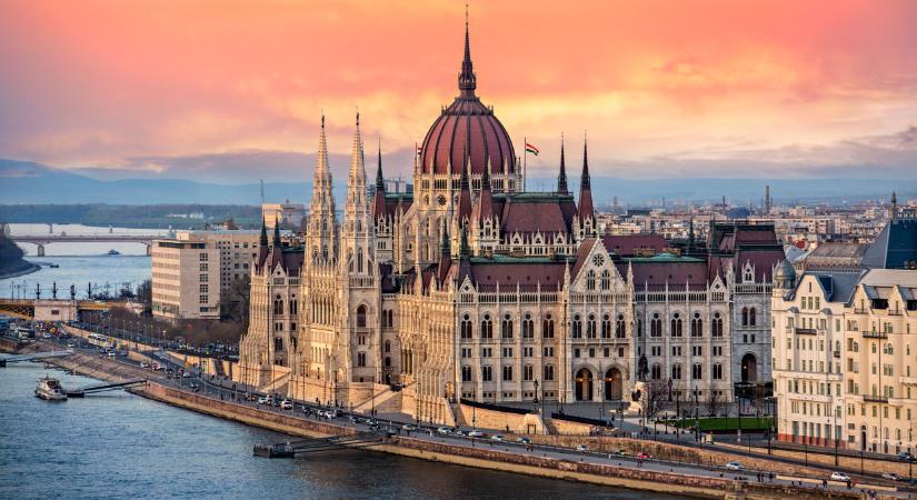 Olyan államadósság-krízis jöhet, amilyenre rég volt példa Magyarországon: minden egy irányba mutat