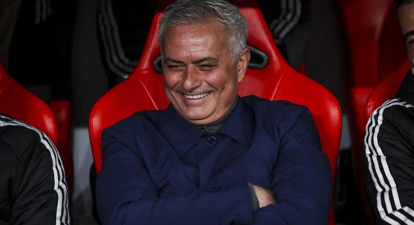 Mourinho a labdaszedővel ünnepelte a Real-verést, Arbeloa magára vállalta a felelősséget