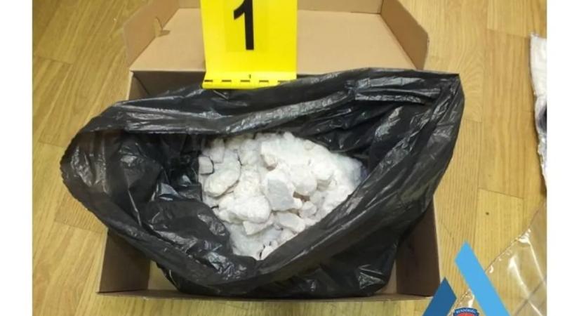 Újabb sikeres drogfogás: két kiló kábítószert vontak ki a forgalomból