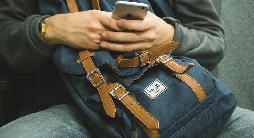 Hátizsákot lopott egy debreceni gyorsétteremből