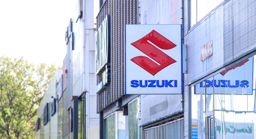 Történelmi lépés a magyarok kedvenc autójánál: erre kevesen számítottak, minden borulhat a piacon