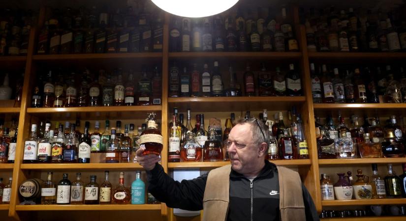 Egy korty Skócia Fonyódon: megtaláltuk az ország legimpozánsabb whiskey-gyűjteményét