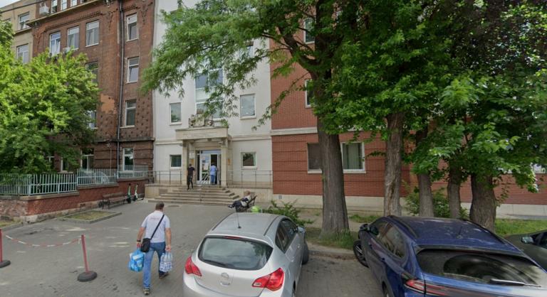 Nincs elég orvos és ápoló, raktárként használják a Bajcsy-Zsilinszky kórház belgyógyászatának egyik emeletét