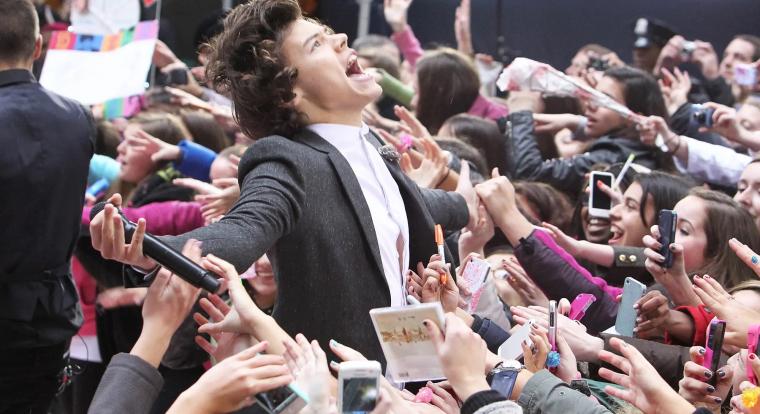 Több mint 300 ezer forintba kerülhet egy Harry Styles-jegy, a rajongók kiborultak