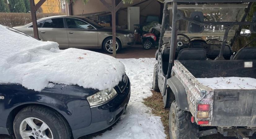 Pezsgő és Porsche rendszám nélkül: érdekes dolgokra bukkantak a NAV ellenőrei a szabolcsi portán