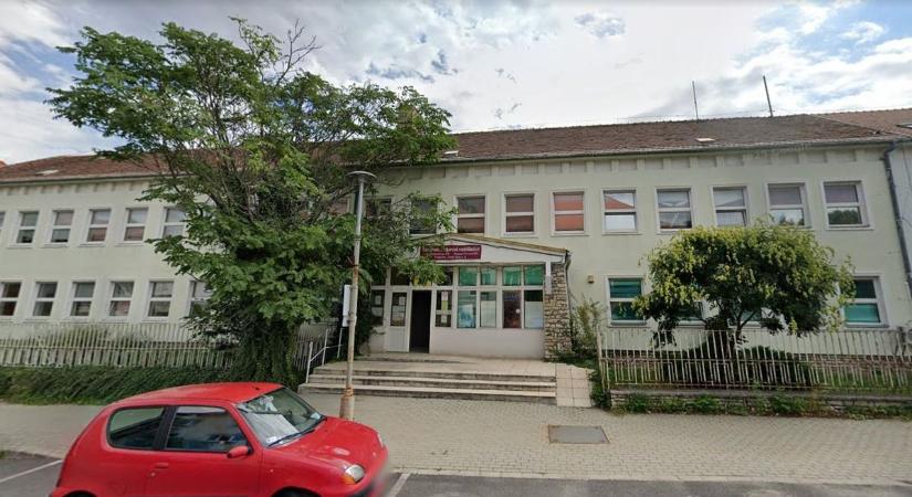 Mi lesz a Szent Imre utca 6. sorsa? Eladó a korábbi SZTK‑épület Várpalotán